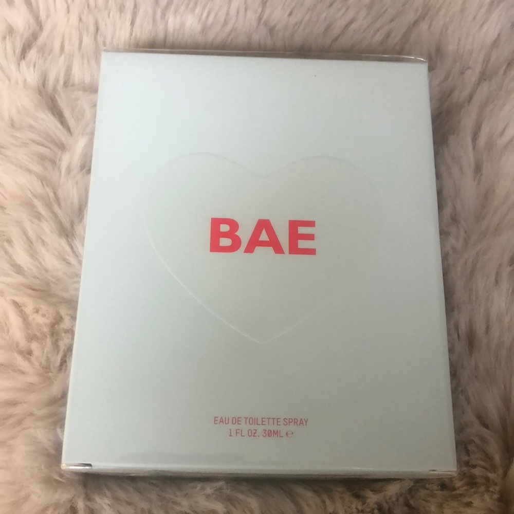 KKW Fragrance Kimoji Hearts BAE ONLY and SEALED